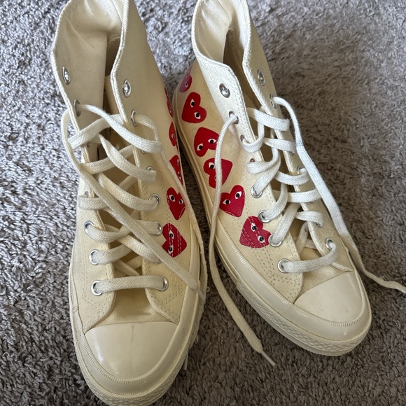 Comme des Garçons Converse Cream and Red Sneakers with Heart Accents - Picture 4 of 6